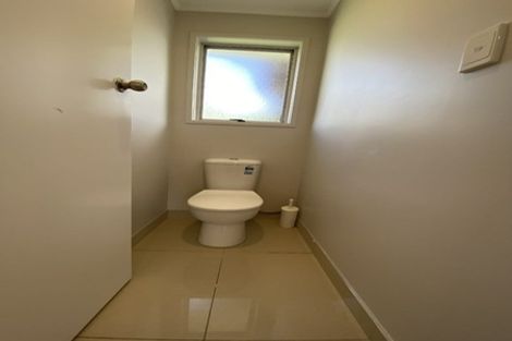 Photo of property in 31 Becker Drive, Weymouth, Auckland, 2103