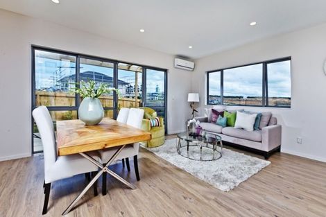 Photo of property in 14 Kaipuke Crescent, Gulf Harbour, Whangaparaoa, 0930