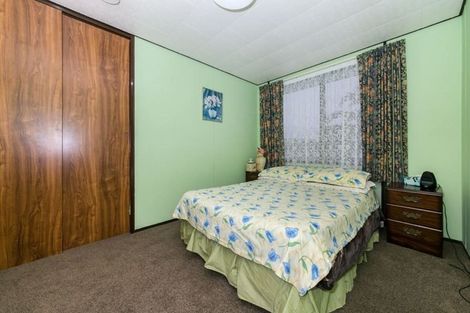 Photo of property in 84 Captain Scott Road, Glen Eden, Auckland, 0602