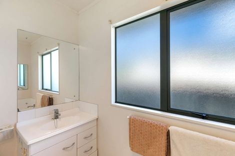 Photo of property in 108a Brightside Road, Stanmore Bay, Whangaparaoa, 0932