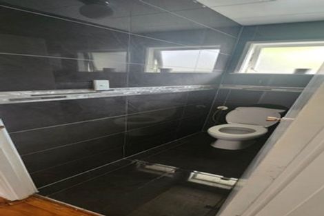 Photo of property in 17 Hewlett Road, Massey, Auckland, 0614