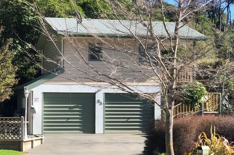 Photo of property in 21 Amelia Crescent, Waikawa, Picton, 7220