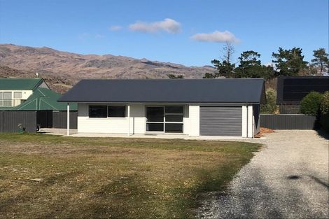 Photo of property in 20 Pisa Moorings Road, Mount Pisa, Cromwell, 9383