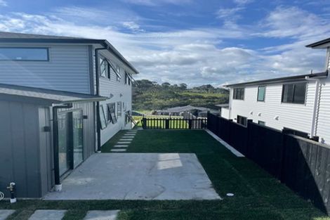 Photo of property in 2 Lumber Rise, Swanson, Auckland, 0614