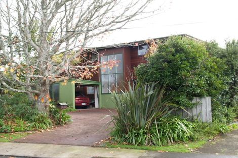 Photo of property in 22 Trelawn Place, Cockle Bay, Auckland, 2014