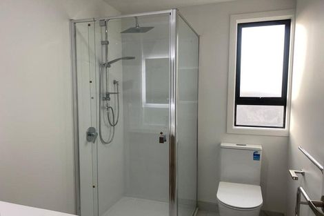 Photo of property in 2/28 Croydon Road, New Lynn, Auckland, 0600