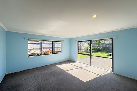 Photo of property in 53 Makora Road, Massey, Auckland, 0614