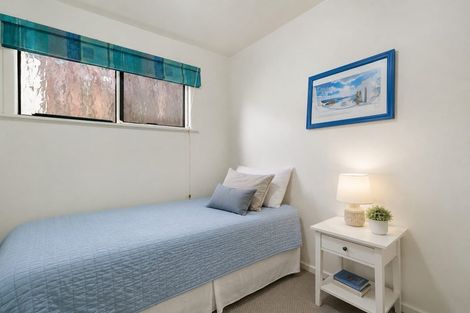 Photo of property in 4 Brian Crescent, Stanmore Bay, Whangaparaoa, 0932