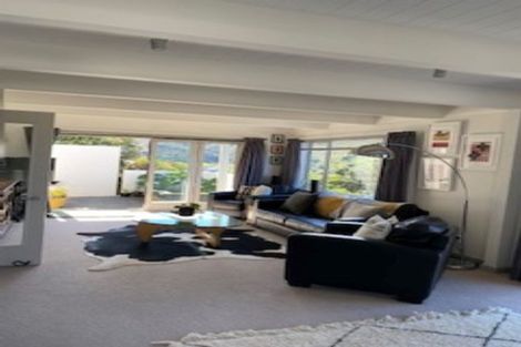 Photo of property in 16 Cavalry Close, Crofton Downs, Wellington, 6035