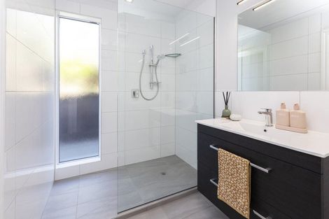 Photo of property in 6 Rushden Rise, Westmorland, Christchurch, 8025