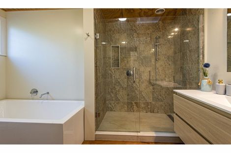 Photo of property in 127 Riverside Drive, Parahaki, Whangarei, 0112