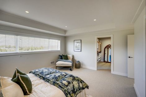 Photo of property in 71 Oak Road, Poraiti, Napier, 4112