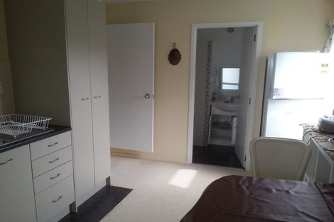 Photo of property in 11 Cobblestone Lane, Hillcrest, Auckland, 0627