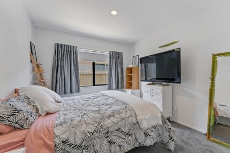 Photo of property in 37 Realm Drive, Paraparaumu, 5032