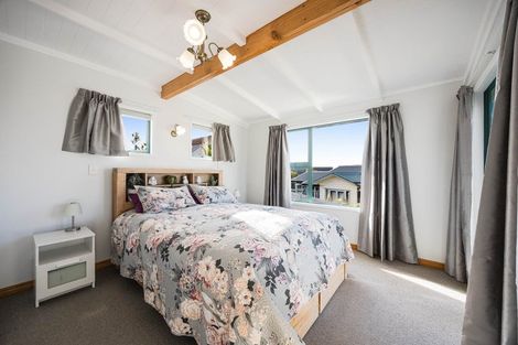 Photo of property in 16 Tamatea Drive, Snells Beach, 0920