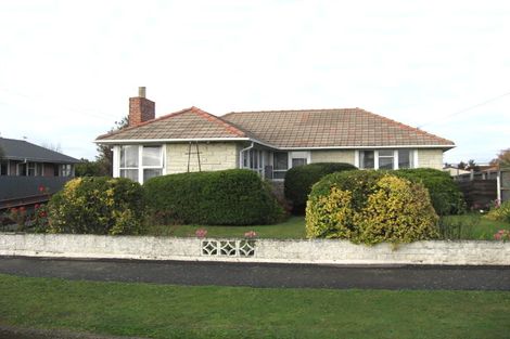 Photo of property in 12 Lambeth Crescent, Northcote, Christchurch, 8052