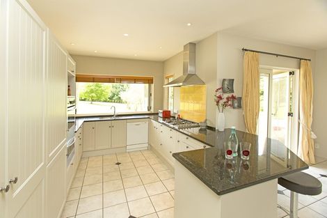 Photo of property in 246 State Highway 16, Kumeu, 0892