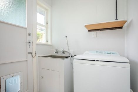 Photo of property in 9/25 Queen Street, Dannevirke, 4930