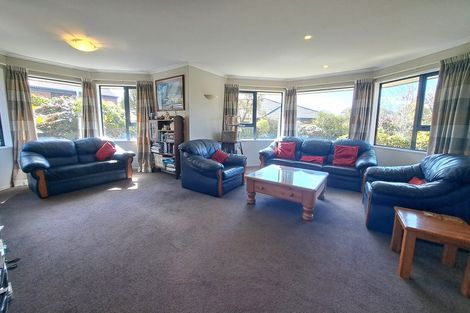 Photo of property in 17 Orlando Crescent, Waimairi Beach, Christchurch, 8083