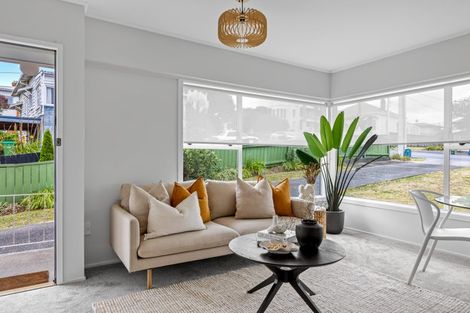 Photo of property in 1/242 Onewa Road, Birkenhead, Auckland, 0626