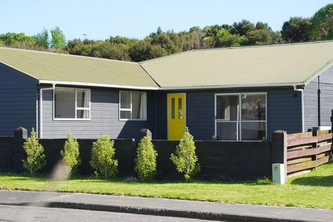 Photo of property in 22 Cypress Grove, Paraparaumu, 5032