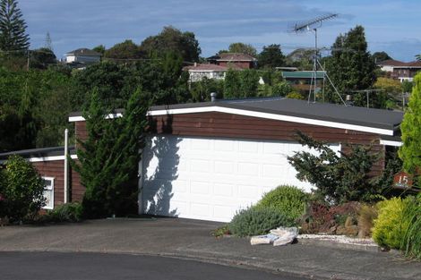Photo of property in 15 Beacon Avenue, Campbells Bay, Auckland, 0630