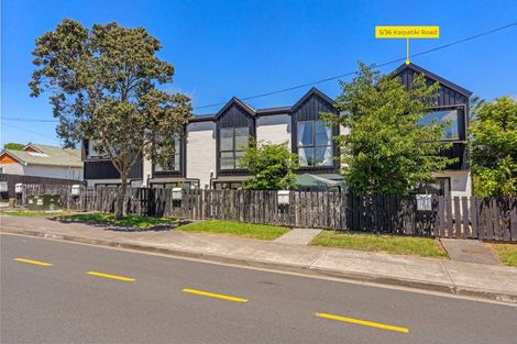 Photo of property in 5/36 Kaipatiki Road, Glenfield, Auckland, 0629