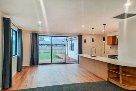 Photo of property in 16 Tara Crescent, Woodend, 7610