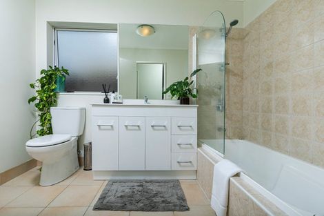 Photo of property in 7a Martin Jugum Lane, Ranui, Auckland, 0612