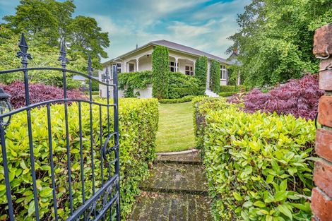 Photo of property in 1 Tulloch Street, Saint Johns Hill, Whanganui, 4500