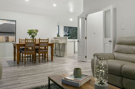 Photo of property in 1/25 Nigel Road, Browns Bay, Auckland, 0630