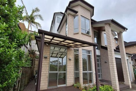 Photo of property in 8 Bintulu Place, Fairview Heights, Auckland, 0632