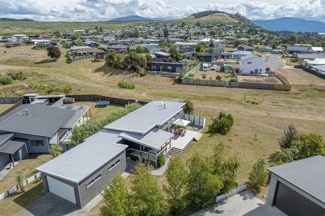 Photo of property in 18 Wai Matangi Place, Motuoapa, 3382