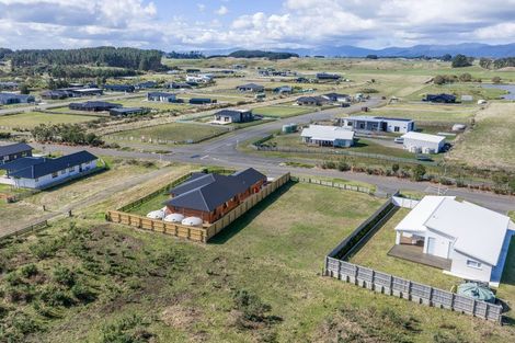 Photo of property in 19 Waitarere Rise Avenue, Waitarere Beach, Levin, 5510