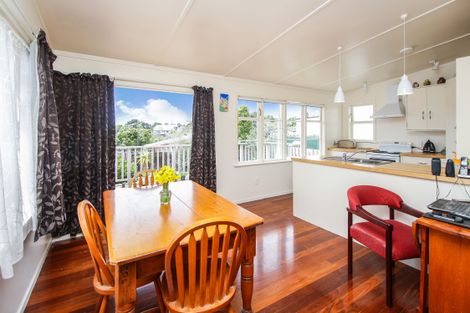 Photo of property in 309 Great North Road, Henderson, Auckland, 0612