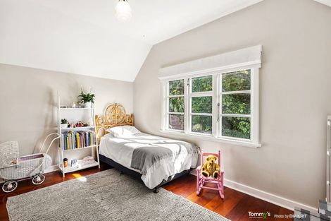 Photo of property in 7 Lower Watt Street, Wadestown, Wellington, 6012