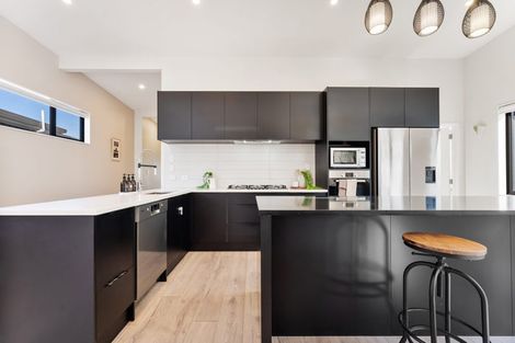 Photo of property in 31 Ascension Crescent, Orewa, 0931