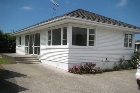 Photo of property in 2/66 Wellington Street, Howick, Auckland, 2014