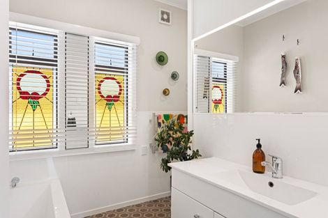 Photo of property in 74 Harris Street, Kaiti, Gisborne, 4010