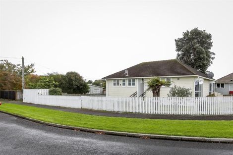 Photo of property in 43 Woodleigh Street, Frankleigh Park, New Plymouth, 4310