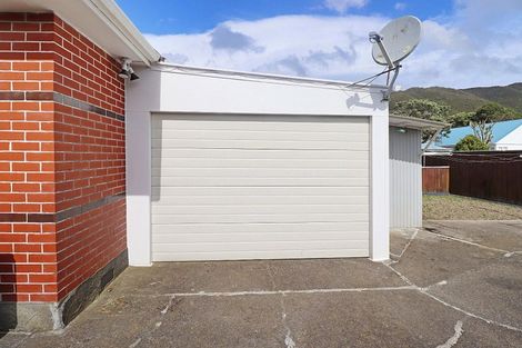 Photo of property in 4 Heather Grove, Fairfield, Lower Hutt, 5011