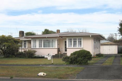 Photo of property in 24 Oxford Street, Fairfield, Hamilton, 3214