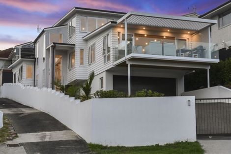 Photo of property in 9 Commodore Parry Road, Castor Bay, Auckland, 0620