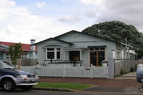 Photo of property in 18 Muripara Avenue, Point Chevalier, Auckland, 1022