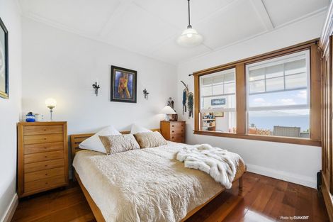 Photo of property in 416 Queens Drive, Lyall Bay, Wellington, 6022