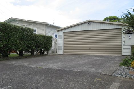 Photo of property in 14 Woodward Avenue, Mangere Bridge, Auckland, 2022