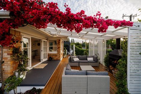 Photo of property in 43 Berkley Avenue, Hillcrest, Hamilton, 3216