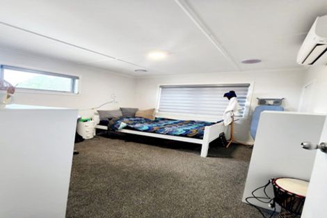 Photo of property in 63 Carlisle Road, Torbay, Auckland, 0630