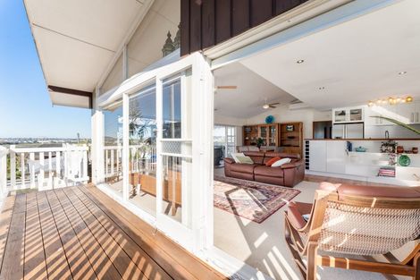 Photo of property in 15 Jaemont Avenue, Te Atatu South, Auckland, 0610