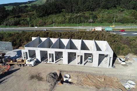 Photo of property in 1 Ara Paiwhenua, Tawa, Wellington, 5028